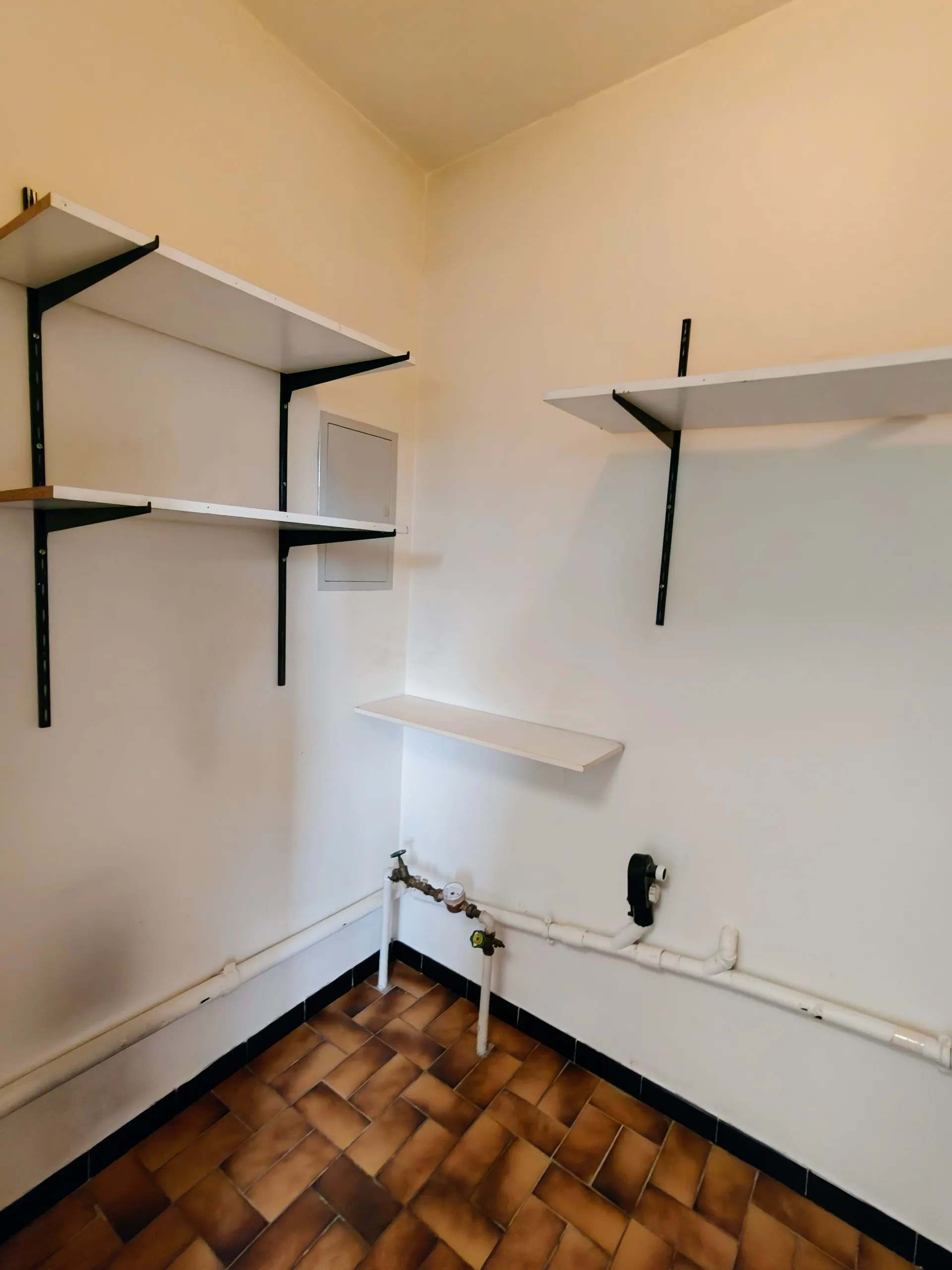 Zonnig twee slaapkamer appartement met terras, Sint-Kruis - foto 9